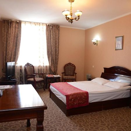 Bozok Hotel Akmola Esterno foto