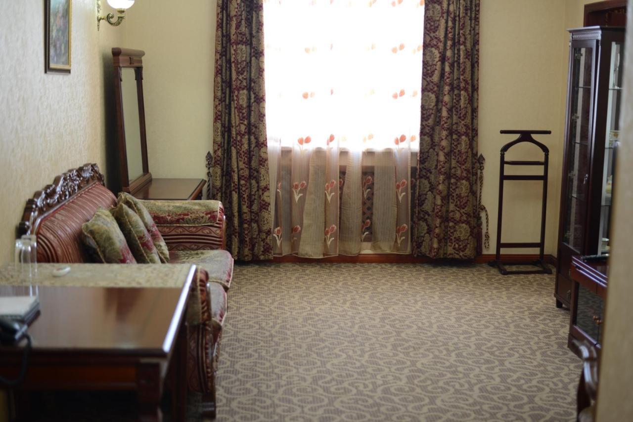 Bozok Hotel Akmola Esterno foto