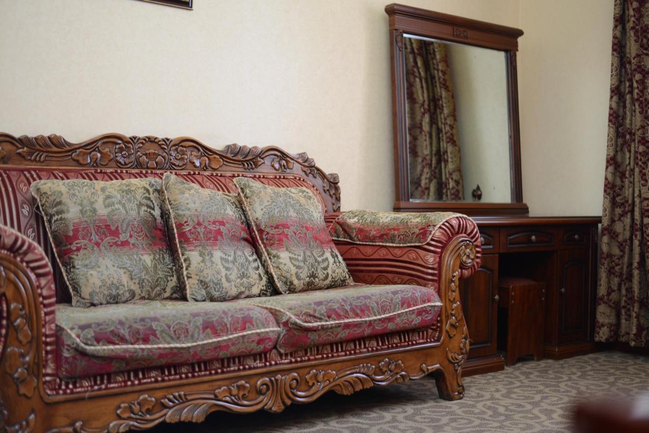Bozok Hotel Akmola Esterno foto