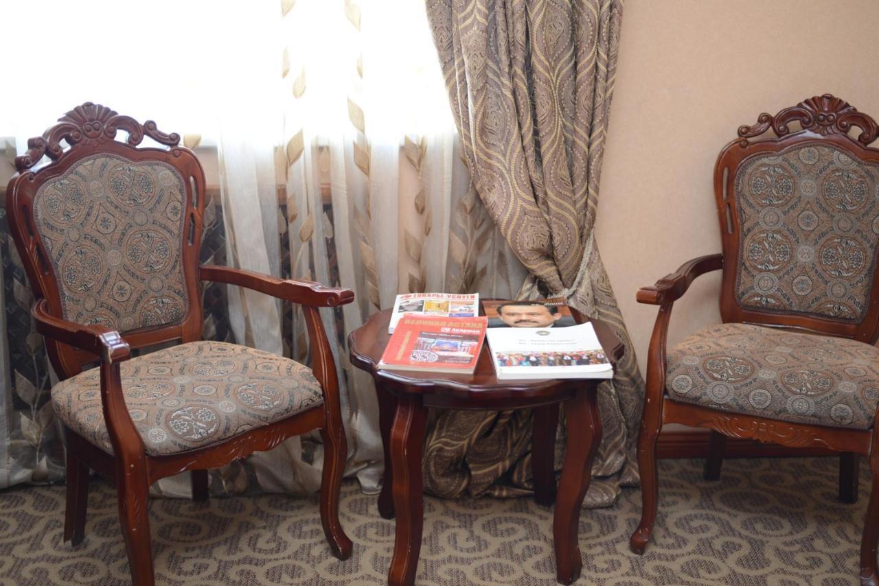 Bozok Hotel Akmola Esterno foto