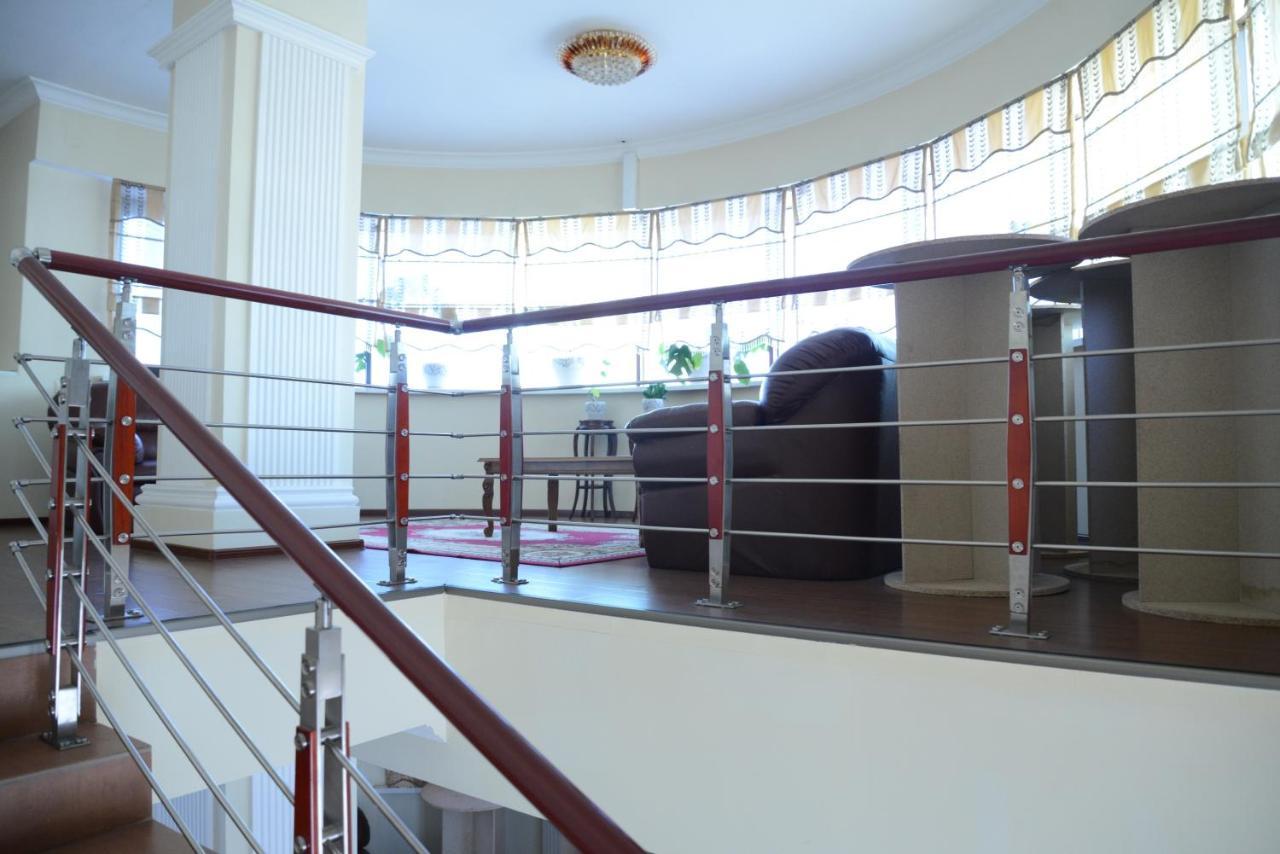 Bozok Hotel Akmola Esterno foto
