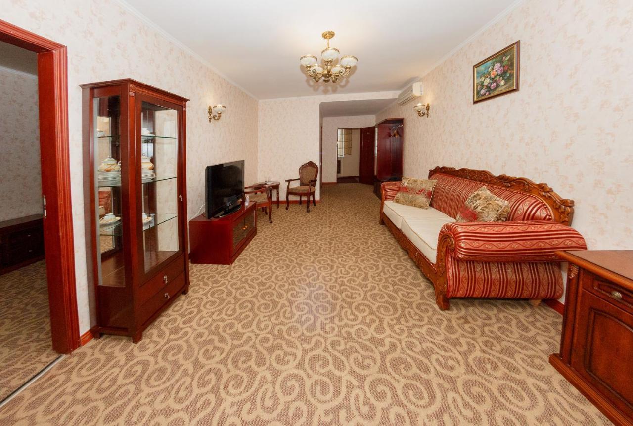 Bozok Hotel Akmola Esterno foto