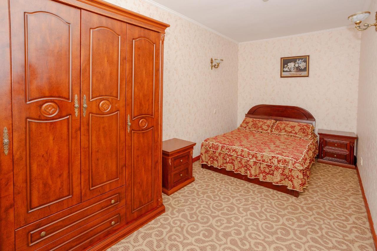 Bozok Hotel Akmola Esterno foto